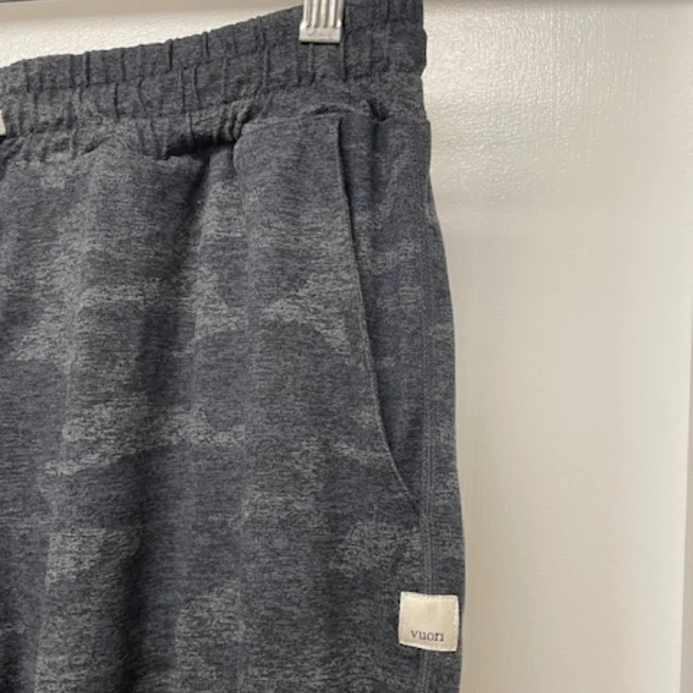 Vuori Performance Joggers Camo Pants - Picture 4 of 8